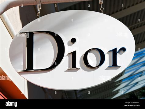 dior premium outlet.